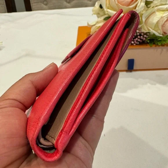 Authentic Salvatore Ferragamo wallet - Picture 3 of 13